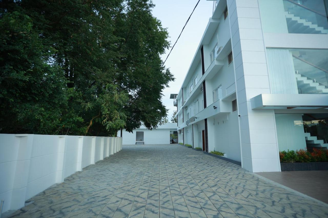The Gold Hotel Palakkad Exteriér fotografie