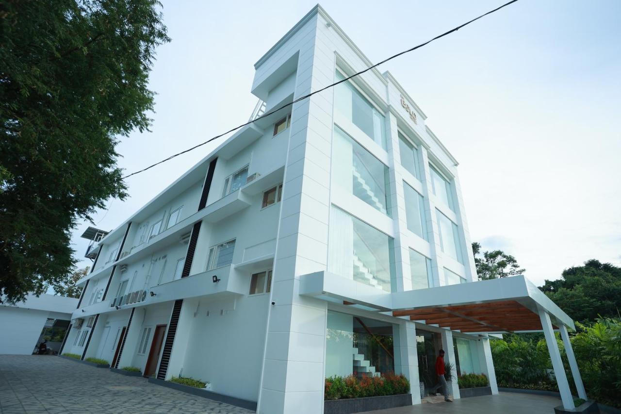 The Gold Hotel Palakkad Exteriér fotografie